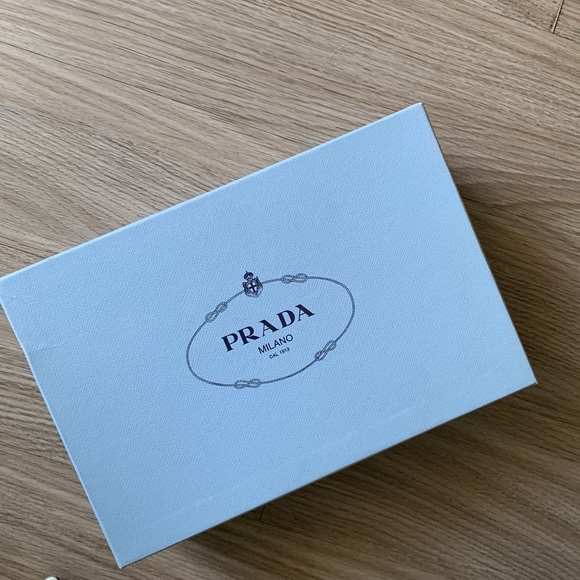 White Prada Pumps with chunky heel - Picture 8 of 9